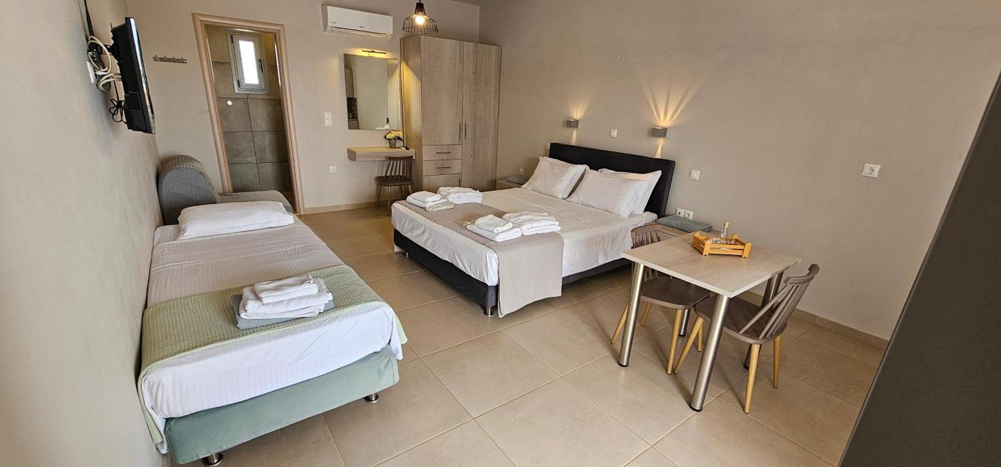 Asteri Apartments Und Studios Makrýgialos Esterno foto