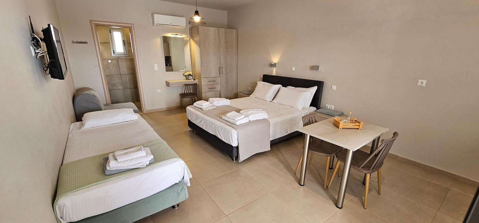 Asteri Apartments Und Studios Makrýgialos Esterno foto