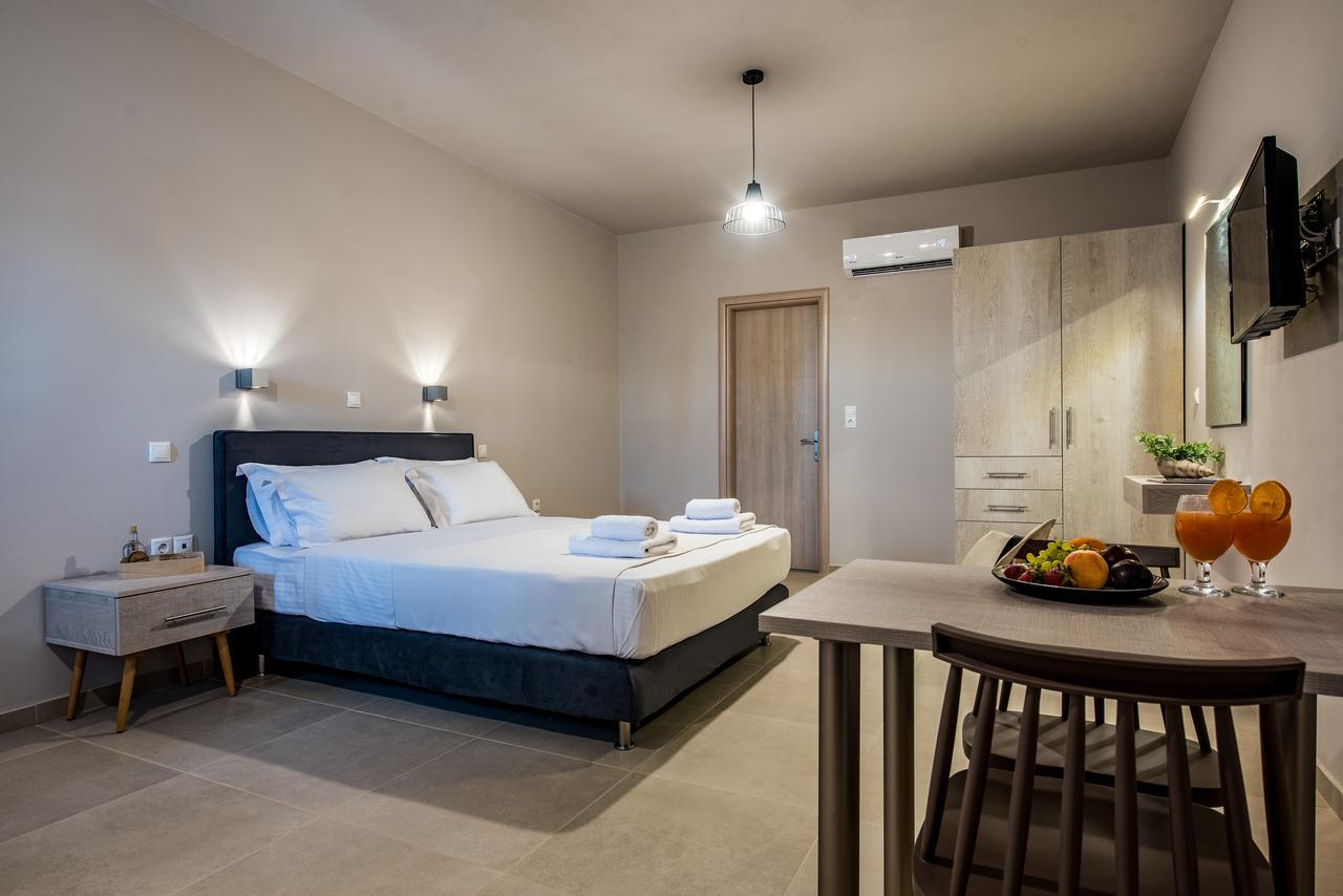 Asteri Apartments Und Studios Makrýgialos Esterno foto