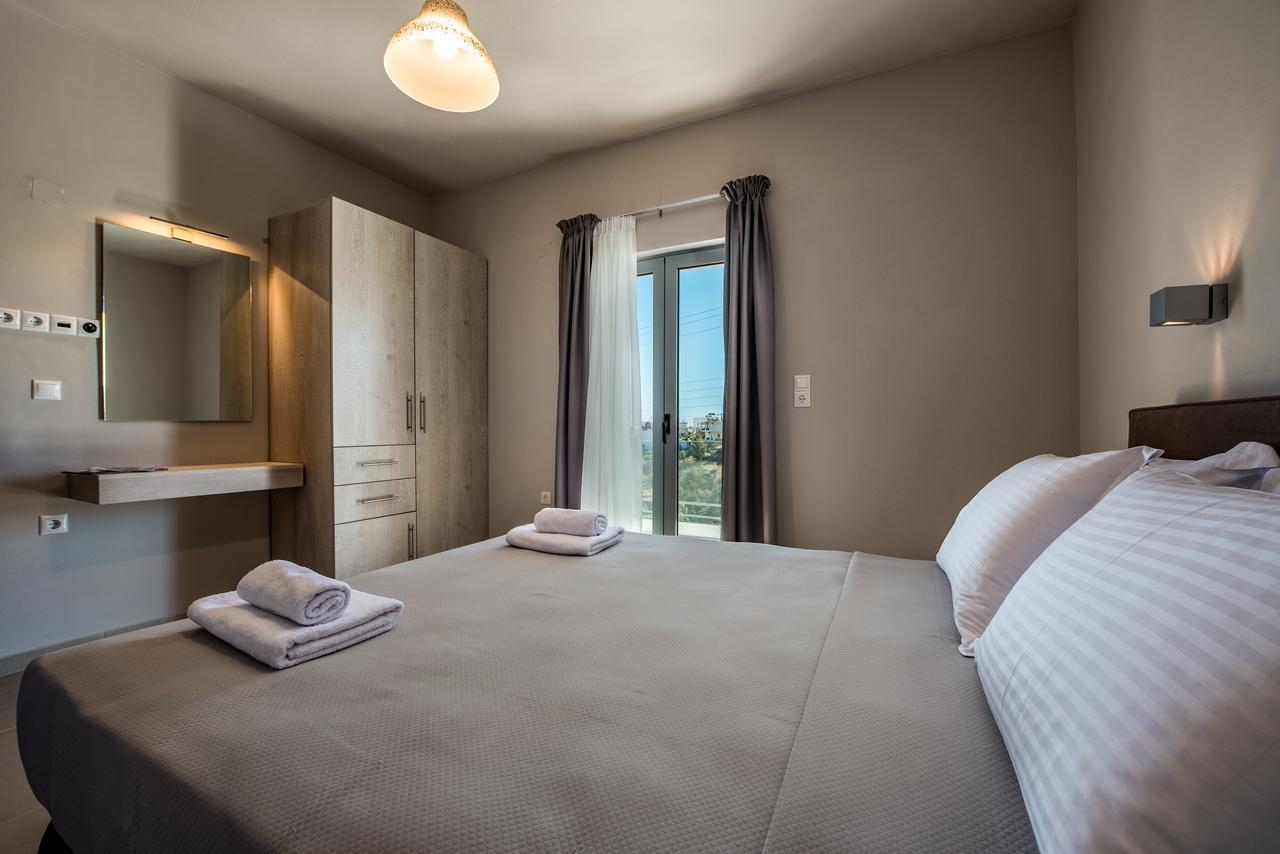 Asteri Apartments Und Studios Makrýgialos Esterno foto